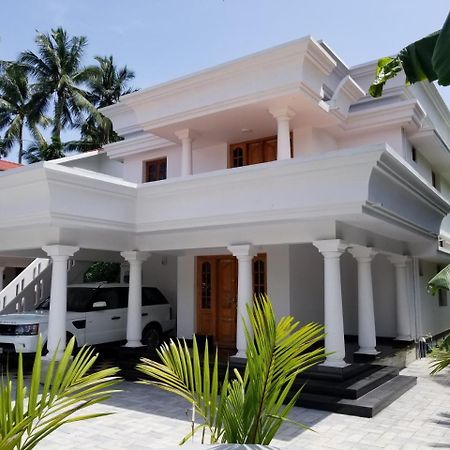 Luxury Villas Of Guruvāyūr Exteriér fotografie